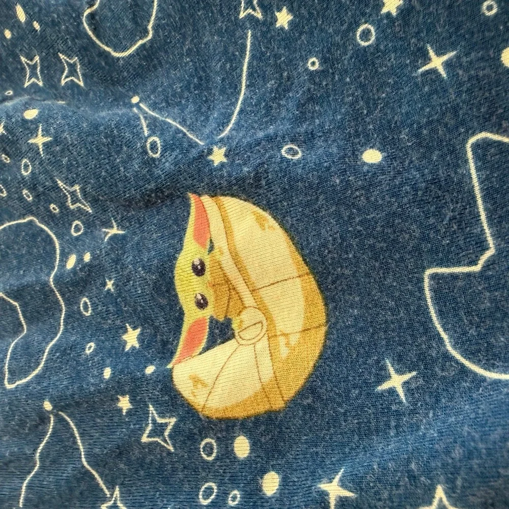 Milk‎ Snob x Star Wars multiuse cover baby Yoda